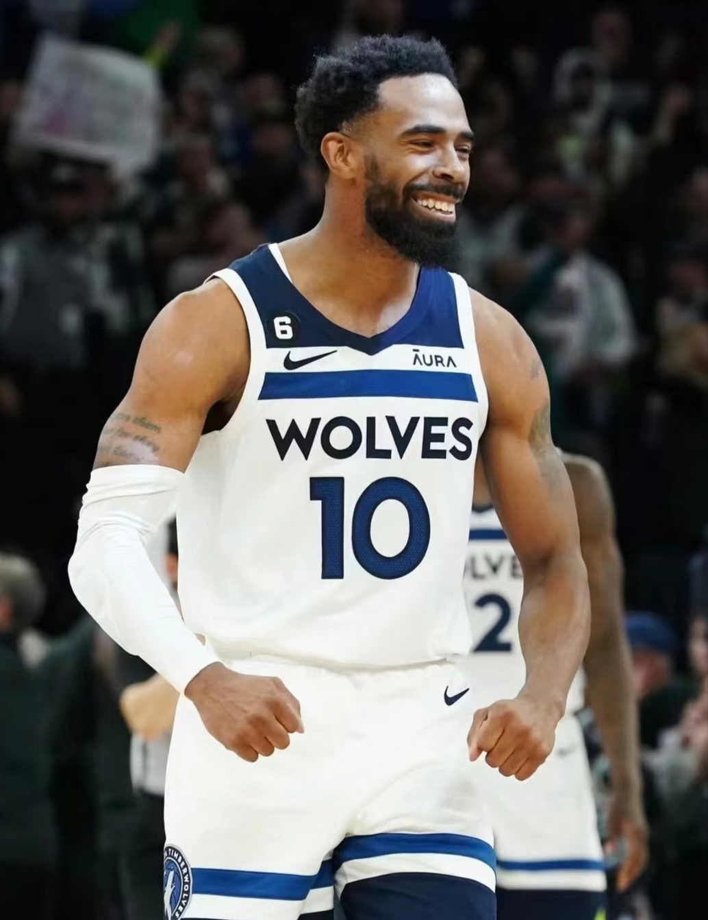 开云体育在线-爵士客场不敌国王，戈贝尔受伤离场的简单介绍